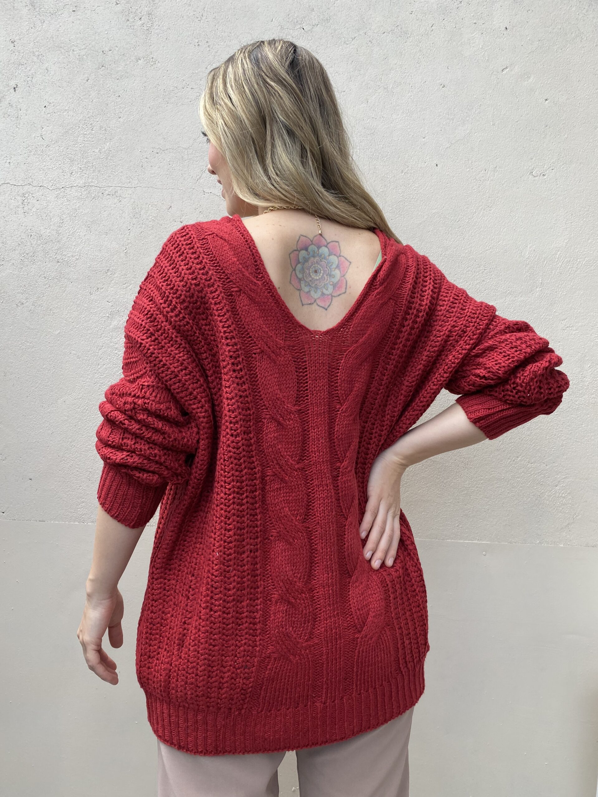 SUETER LARGO ESCOTE V ROJO Verde Menta